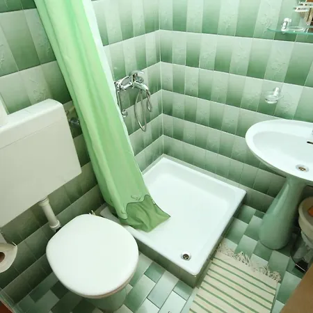 Gæstehus And With Parking Space - 6759 3*