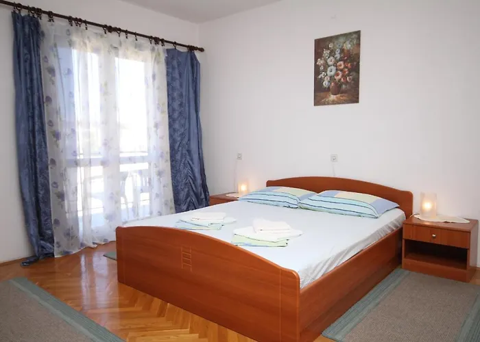 And With Parking Space - 6759 Gostinjska kuća 3*