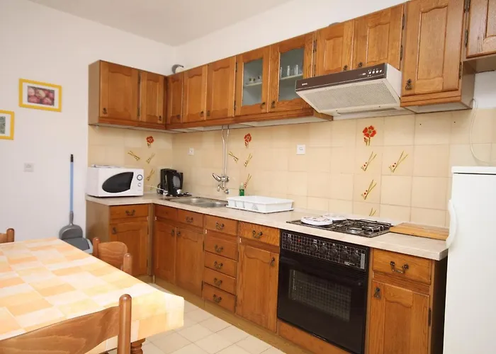 And With Parking Space - 6759 Gostinjska kuća 3*